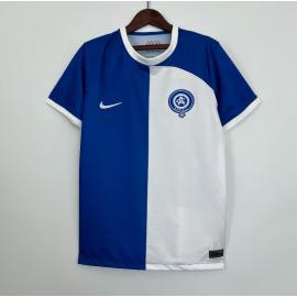 camiseta y la nueva ropa azul y blanca del Atlético de Madrid por su 120 aniversario